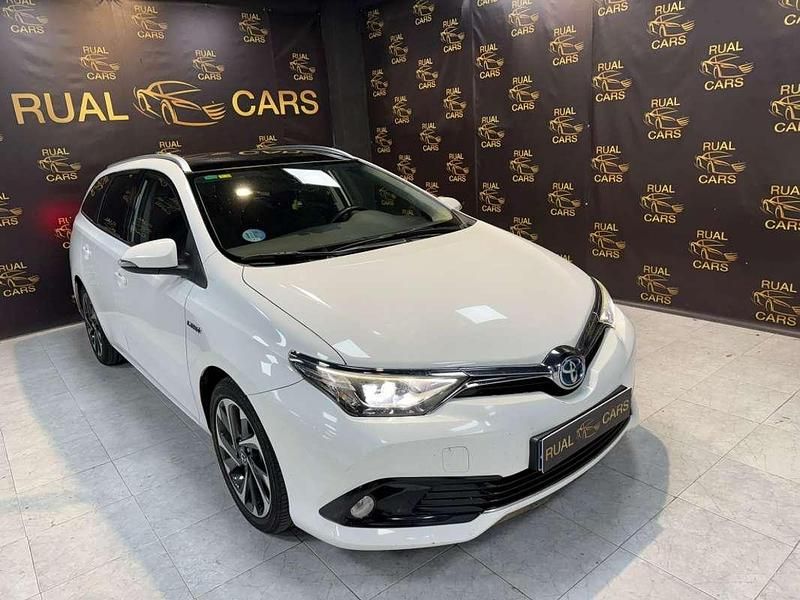Blanco Usado 2015 Toyota Auris Touring Sports Active Familiar | 9990 € (Precio justo) - Imagen 1/4
