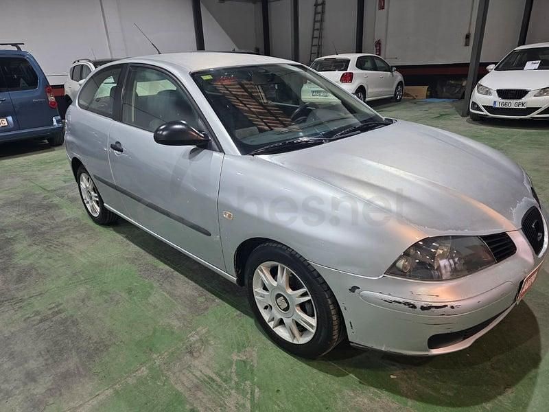 Usado Seat Ibiza Reference 64 CV (47 kW) 2005 Gris / plata Utilitario