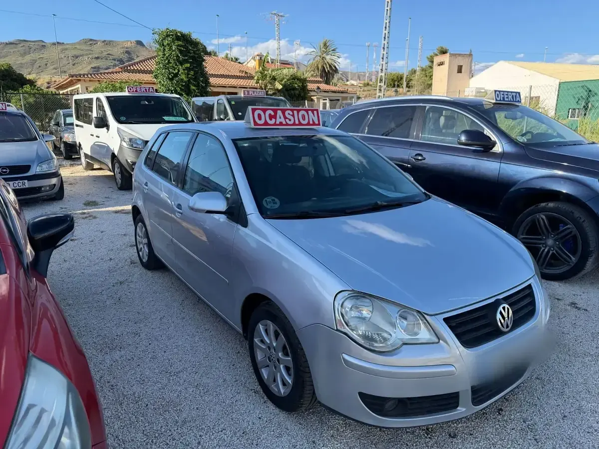Usado VW Polo Edition 80 CV (58 kW) 2007 Gris Utilitario