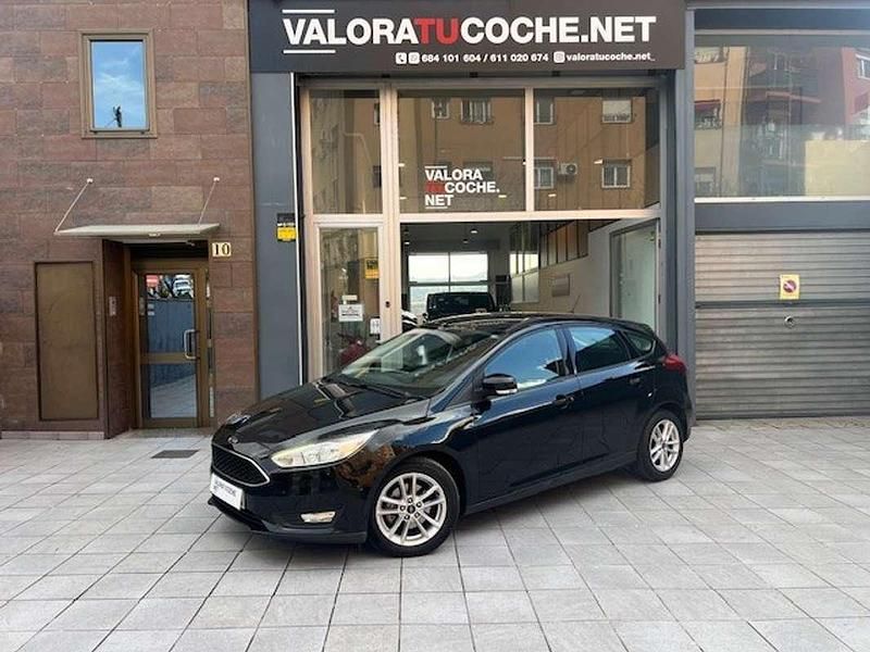 Usado Ford Focus Titanium 120 CV (88 kW) 2017 Negro Utilitario