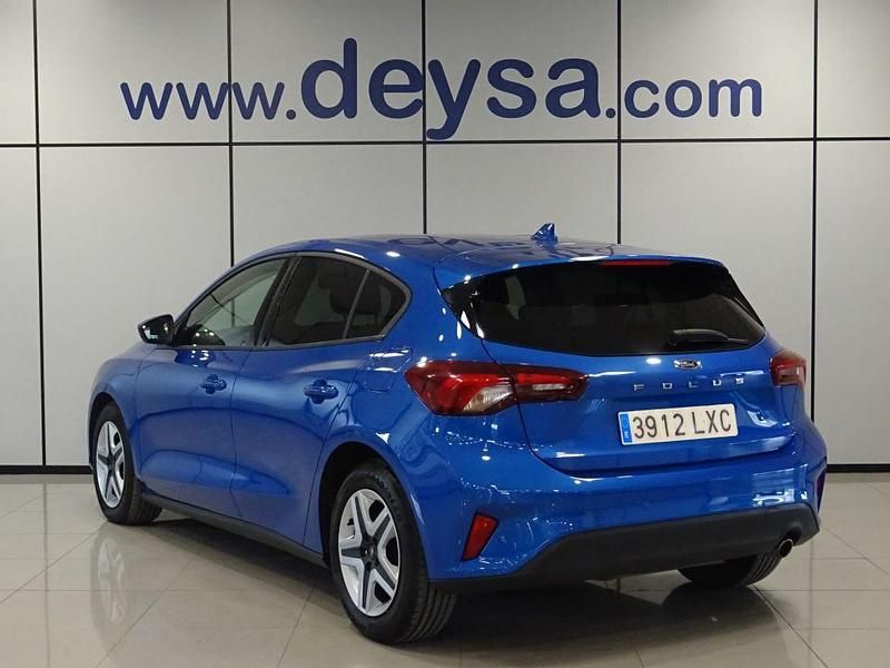 Usado Ford Focus Trend+ 120 CV (88 kW) 2022 Azul Familiar