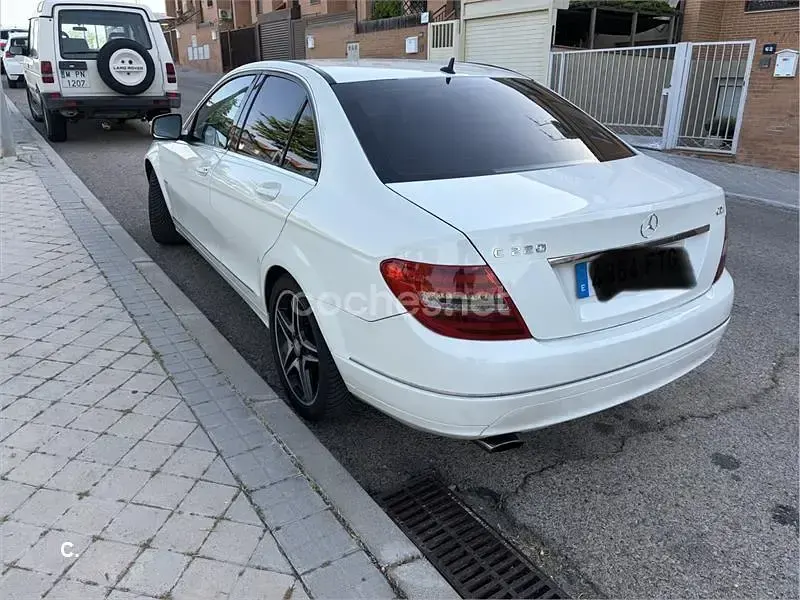 Usado Mercedes C220 Avantgarde 170 CV (125 kW) 2007 Blanco Familiar