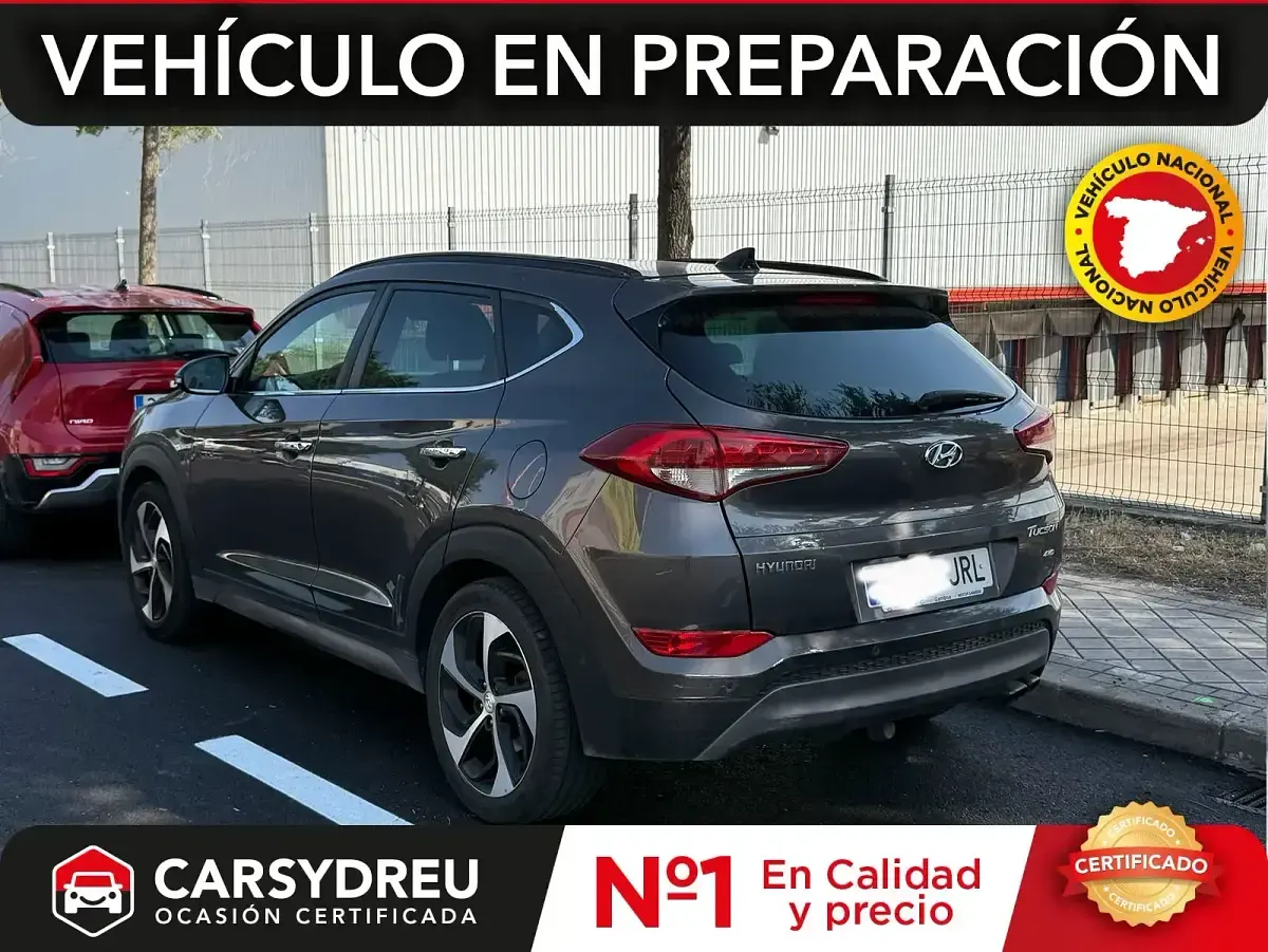 Usado Hyundai Tucson Style 177 CV (130 kW) 2016 Gris / plata SUV