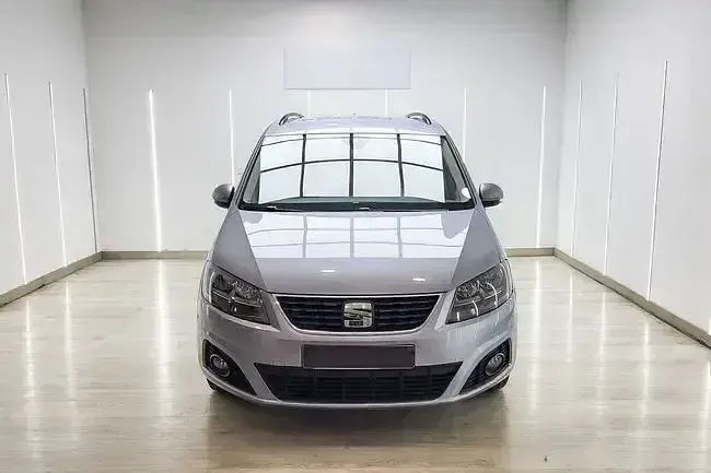 Usado Seat Alhambra Style 150 CV (110 kW) 2021 Gris Monovolumen