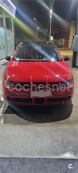 Usado Seat Leon 150 CV (110 kW) 2005 Rojo Utilitario