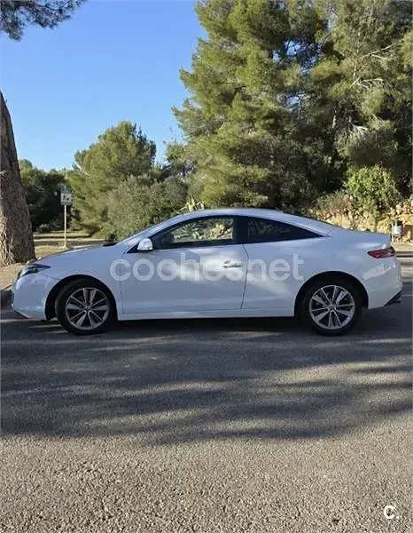 Usado Renault Laguna Coupé 150 CV (110 kW) 2013 Blanco Coupe