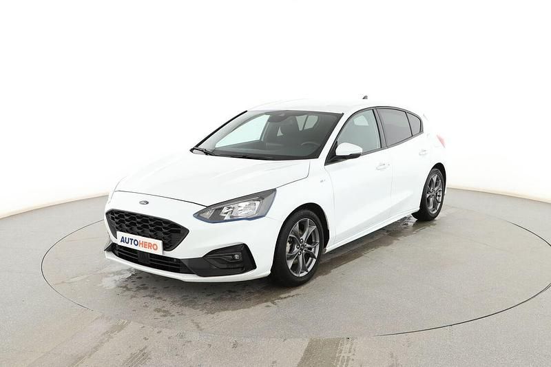 Usado Ford Focus ST-Line 125 CV (91 kW) 2021 Blanco Berlina