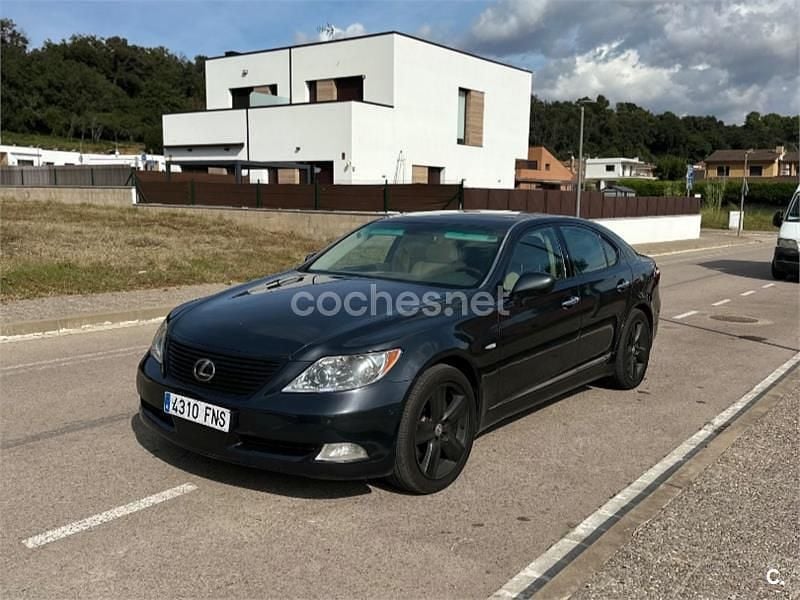 Gris / plata Usado 2007 Lexus LS460 President Line Berlina | 9400 € - Imagen 1/4
