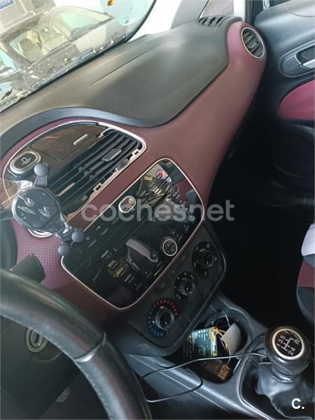 Negro Usado 2010 Fiat Punto Active Utilitario | 3500 € (Buen precio) - Imagen 1/4