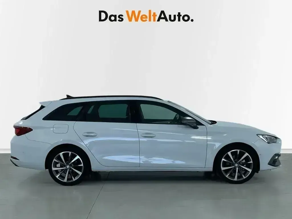 Usado Seat Leon FR 150 CV (110 kW) 2025 Blanco Familiar
