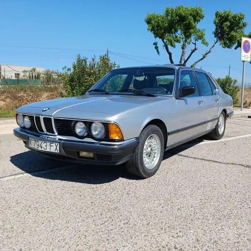 Usado BMW 745 252 CV (185 kW) 1984 Plateado Berlina