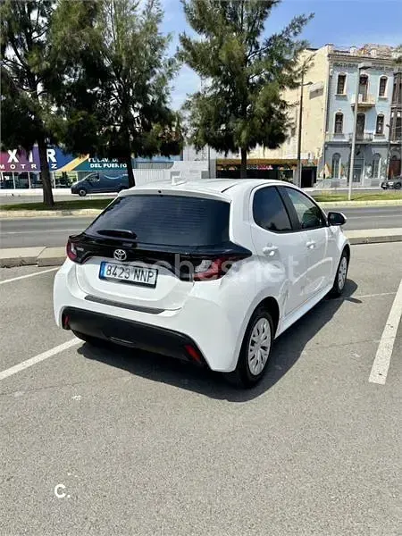 Usado Toyota Yaris 125 CV (91 kW) 2022 Blanco Utilitario