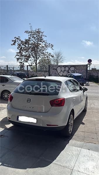 Usado Seat Ibiza Reference 90 CV (66 kW) 2009 Blanco Berlina