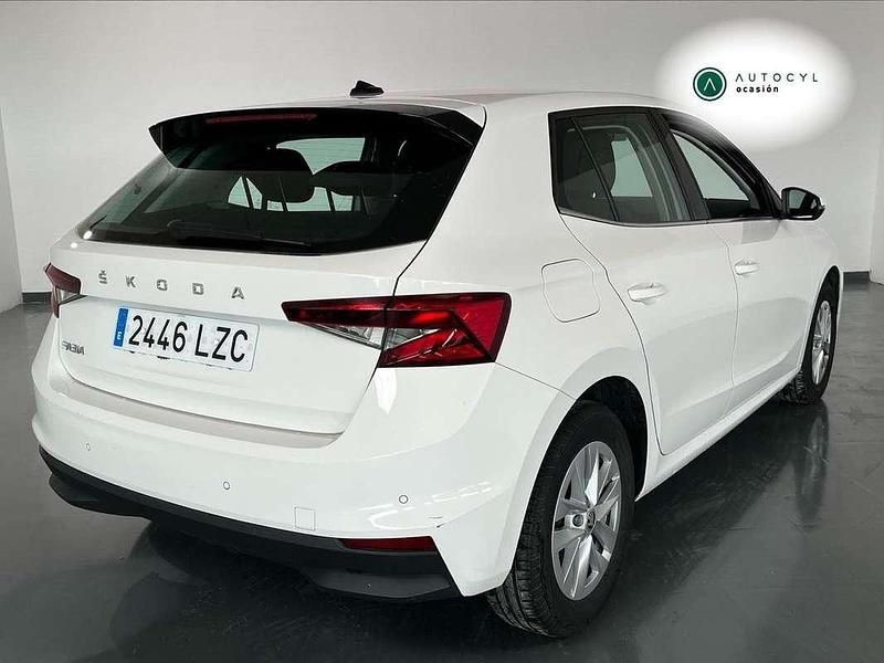 Usado Skoda Fabia Ambition 95 CV (69 kW) 2022 Blanco Utilitario