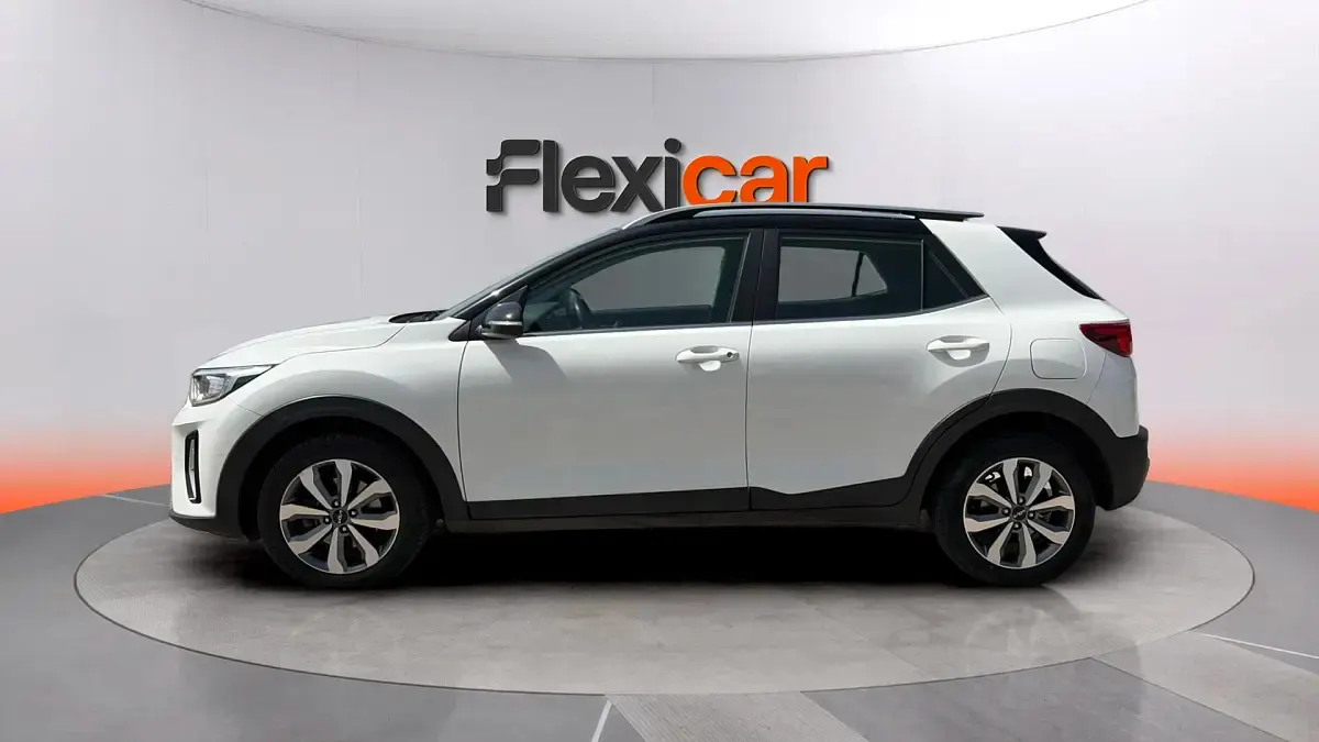 Usado Kia Stonic 120 CV (88 kW) 2021 Blanco SUV