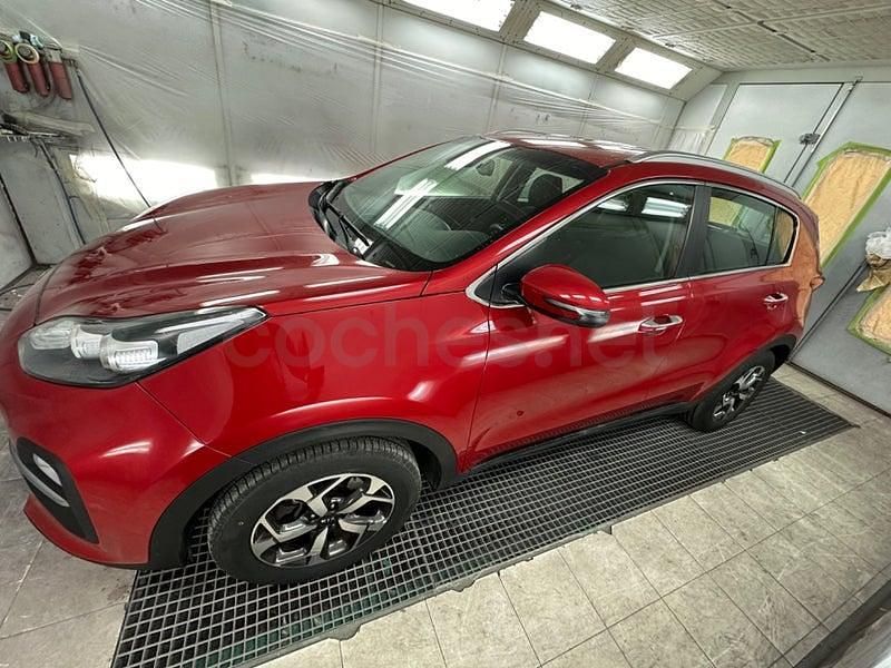 Usado Kia Sportage 136 CV (100 kW) 2021 Granate SUV