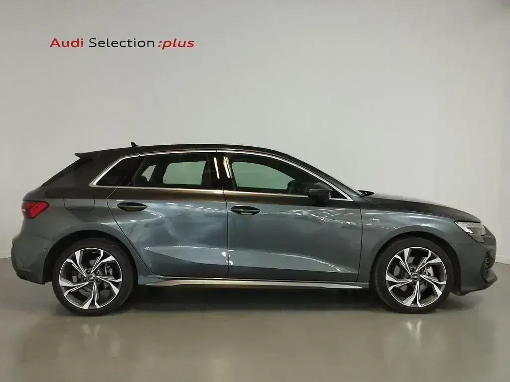 Usado Audi A3 e-tron S-Line 204 CV (150 kW) 2025 Gris Utilitario