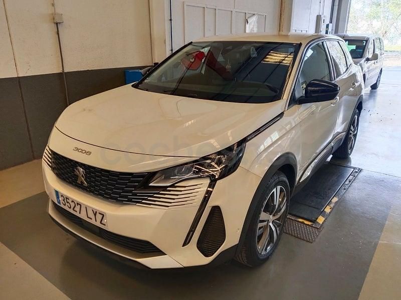 Usado Peugeot 3008 Allure 130 CV (95 kW) 2022 Blanco SUV