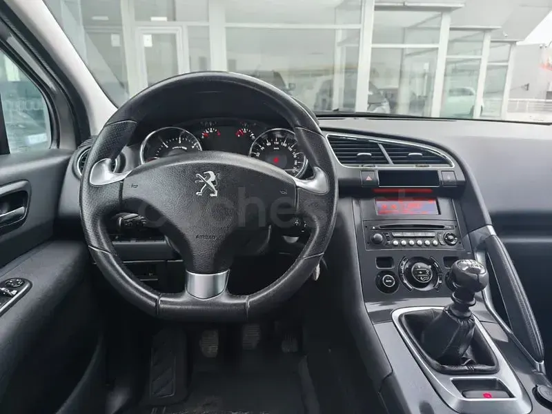 Usado Peugeot 3008 Allure 120 CV (88 kW) 2016 Beige Berlina