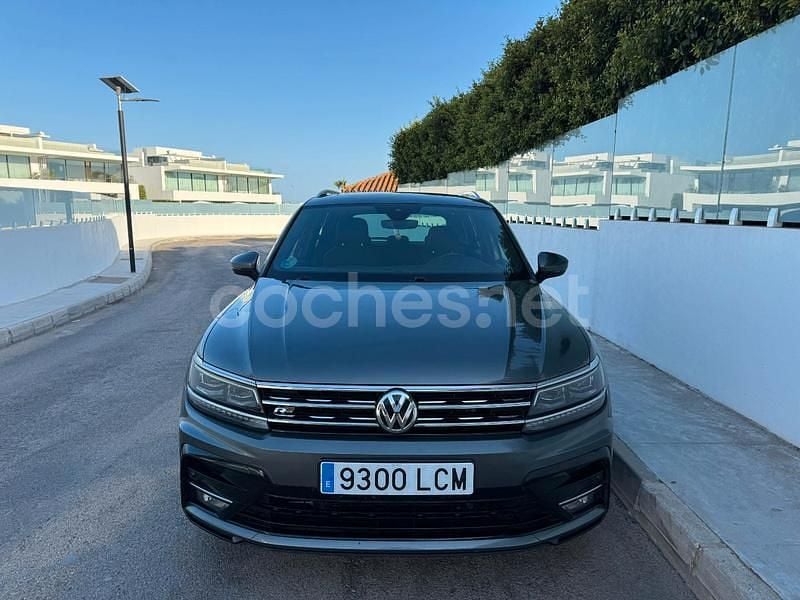 Usado VW Tiguan R-line 150 CV (110 kW) 2019 Gris / plata SUV
