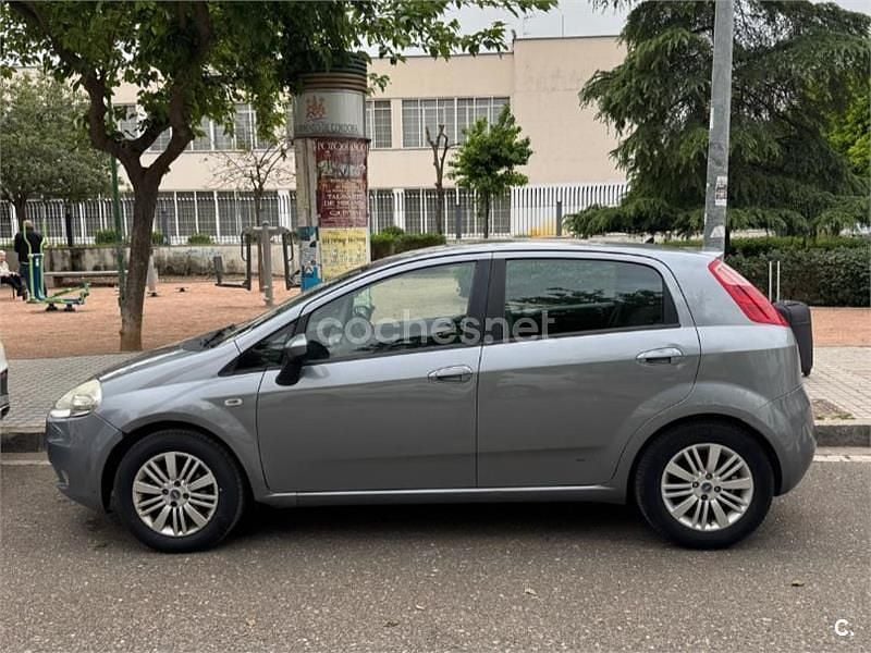 Usado Fiat Grande Punto Active 75 CV (55 kW) 2006 Gris / plata Utilitario