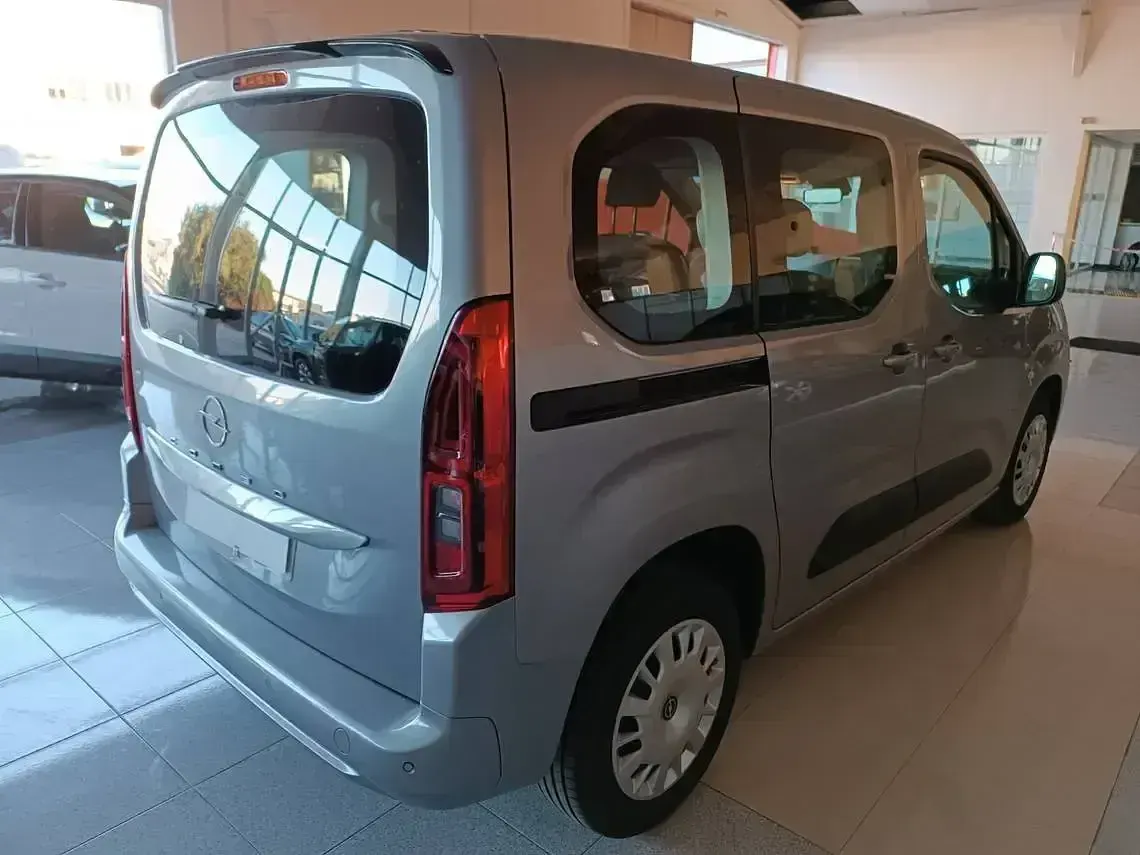 Usado Opel Combo S 100 CV (73 kW) 2024 Gris Monovolumen