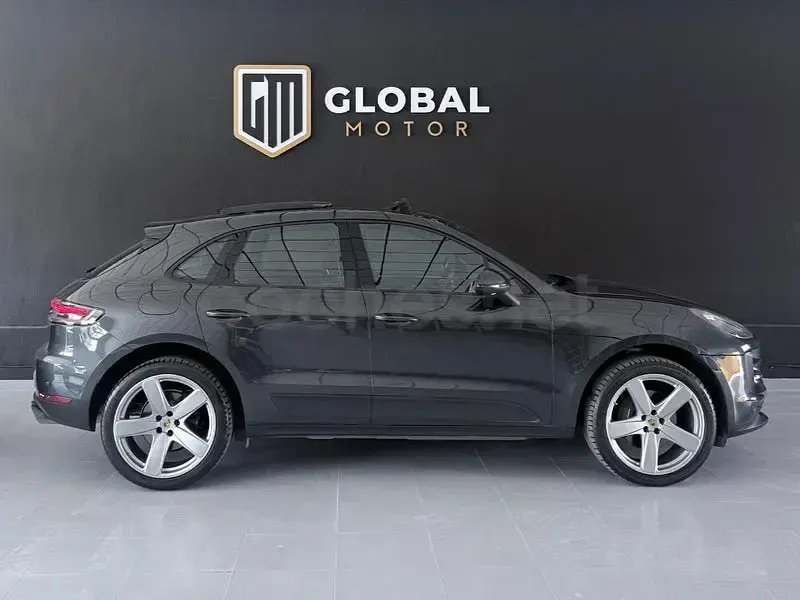 Usado Porsche Macan 265 CV (194 kW) 2021 Gris / plata SUV