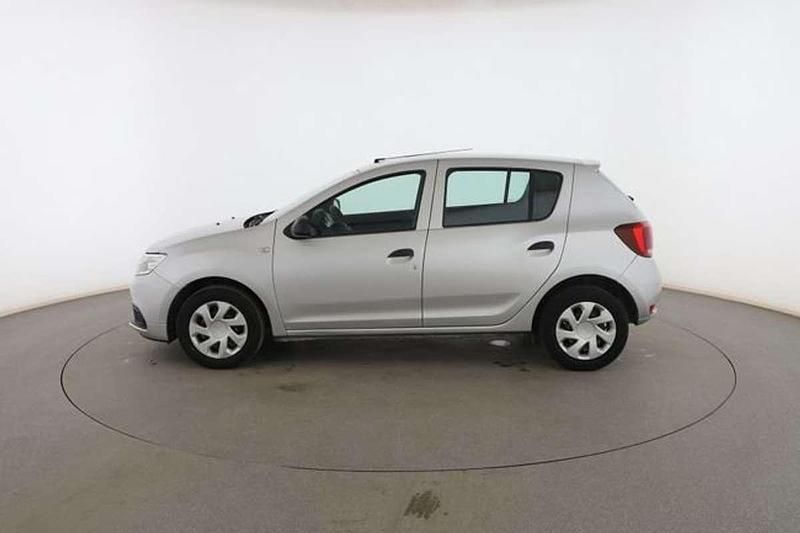 Usado Dacia Sandero Essentiel 73 CV (53 kW) 2018 Plateado Utilitario