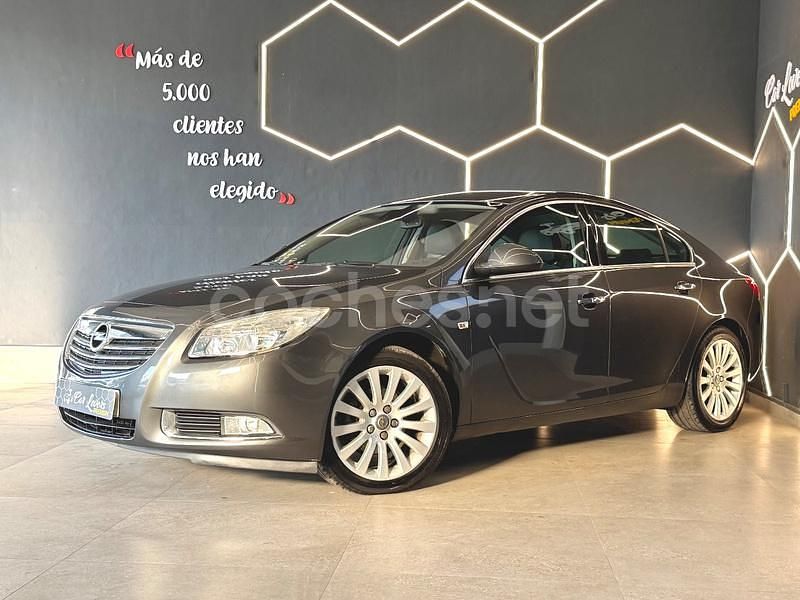 Usado Opel Insignia Selective 130 CV (95 kW) 2011 Gris / plata Berlina