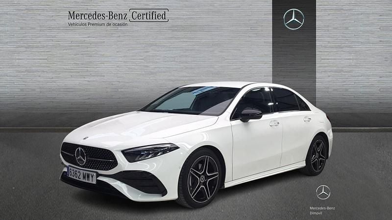 Usado Mercedes A200 AMG line 150 CV (110 kW) 2024 Blanco Berlina