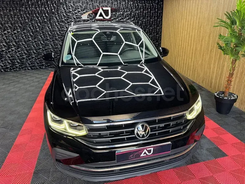 Usado VW Tiguan Life 150 CV (110 kW) 2021 Negro SUV