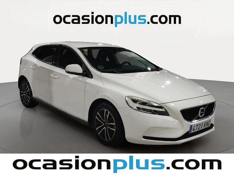 Usado Volvo V40 Momentum 150 CV (110 kW) 2018 Blanco Utilitario