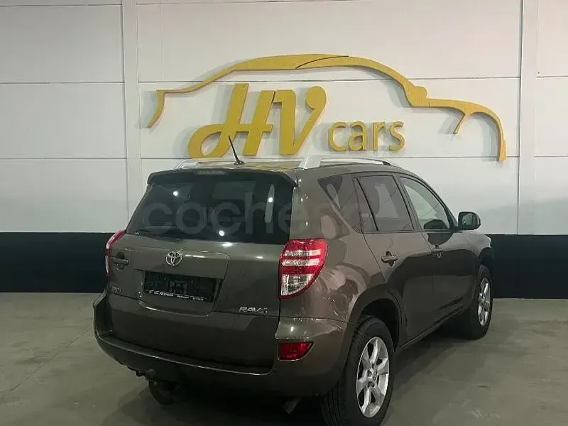 Usado Toyota RAV4 Executive 150 CV (110 kW) 2011 Marrón SUV
