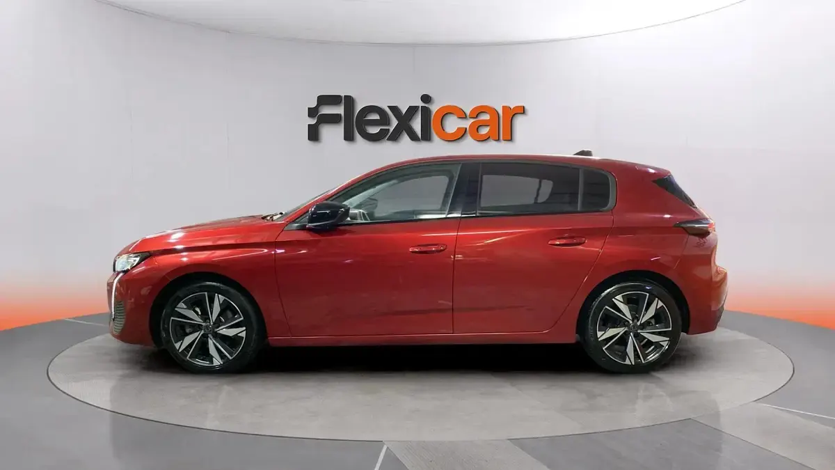 Usado Peugeot 308 Allure 130 CV (95 kW) 2024 Rojo Berlina
