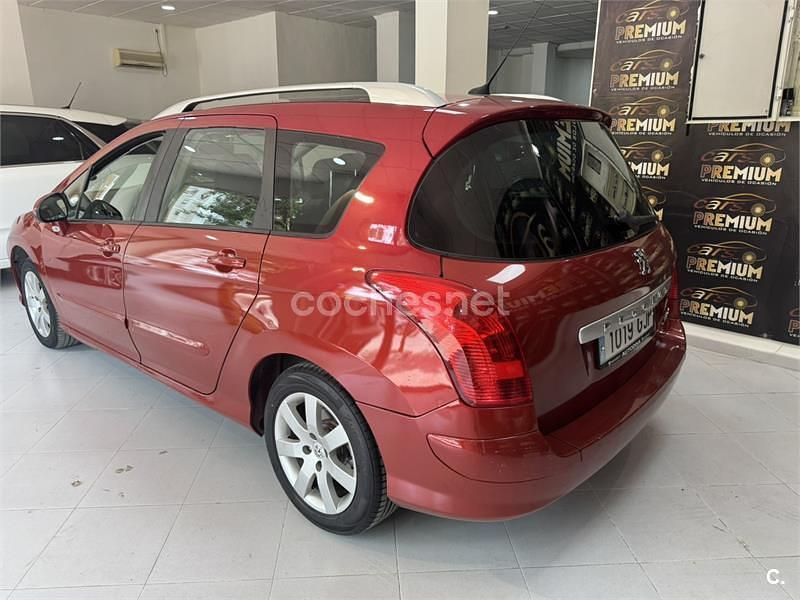 Usado Peugeot 308 Sport 110 CV (80 kW) 2008 Granate Familiar