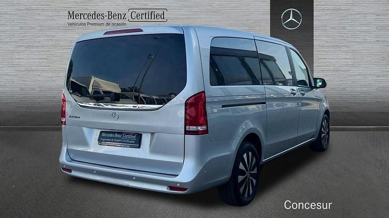 Usado Mercedes V250 190 CV (139 kW) 2023 Gris Monovolumen