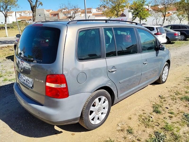 Usado VW Touran Advance 140 CV (102 kW) 2005 Gris / plata Monovolumen