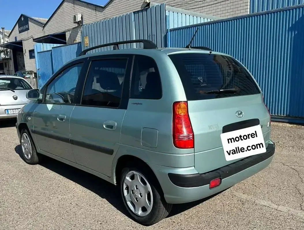 Usado Hyundai Matrix GLS 82 CV (60 kW) 2005 Azul Monovolumen