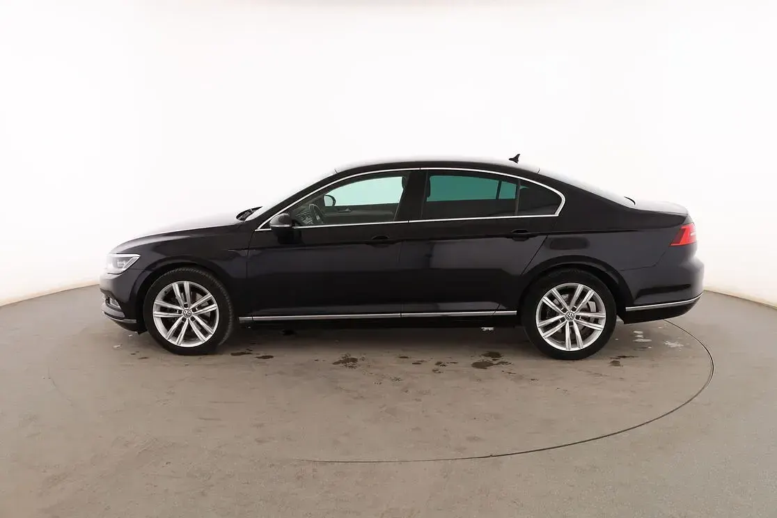 Usado VW Passat Sport 190 CV (139 kW) 2016 Negro Berlina