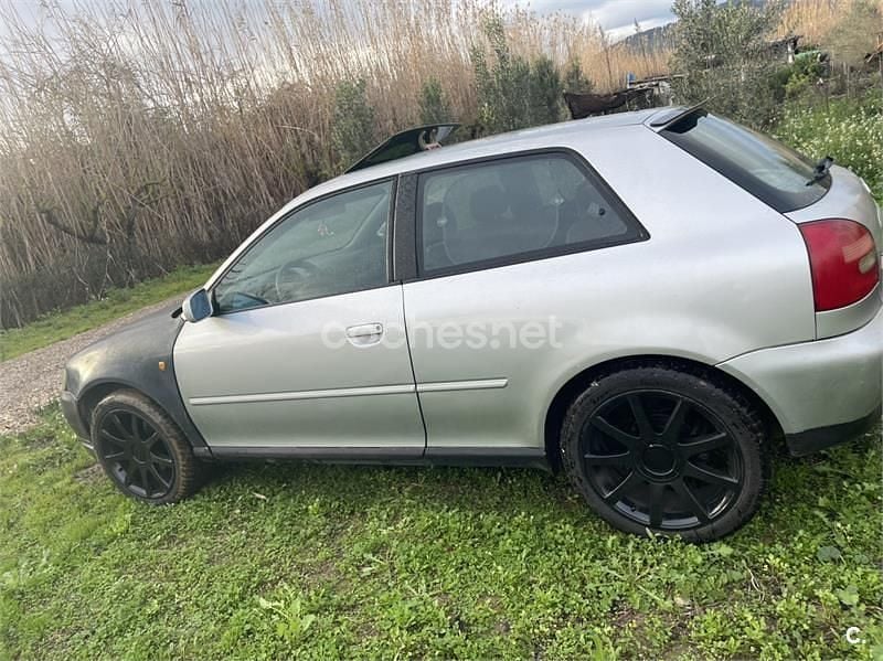 Usado Audi A3 Ambiente 125 CV (91 kW) 1999 Gris / plata Utilitario