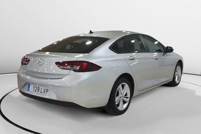 Usado Opel Insignia Business Edition 122 CV (89 kW) 2021 Gris Familiar