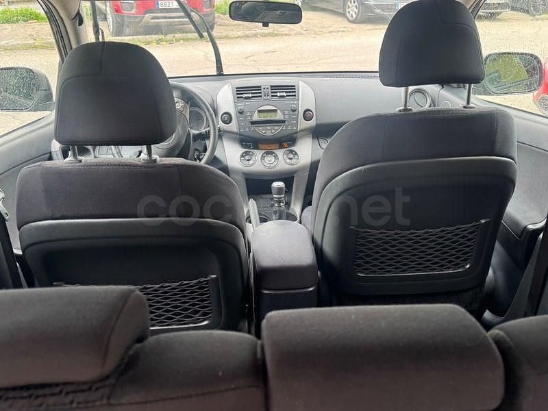 Usado Toyota RAV4 Luna 136 CV (100 kW) 2008 Gris / plata SUV