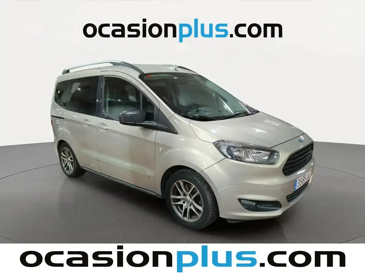 Usado Ford Tourneo Courier Ambiente 100 CV (73 kW) 2016 Gris Monovolumen