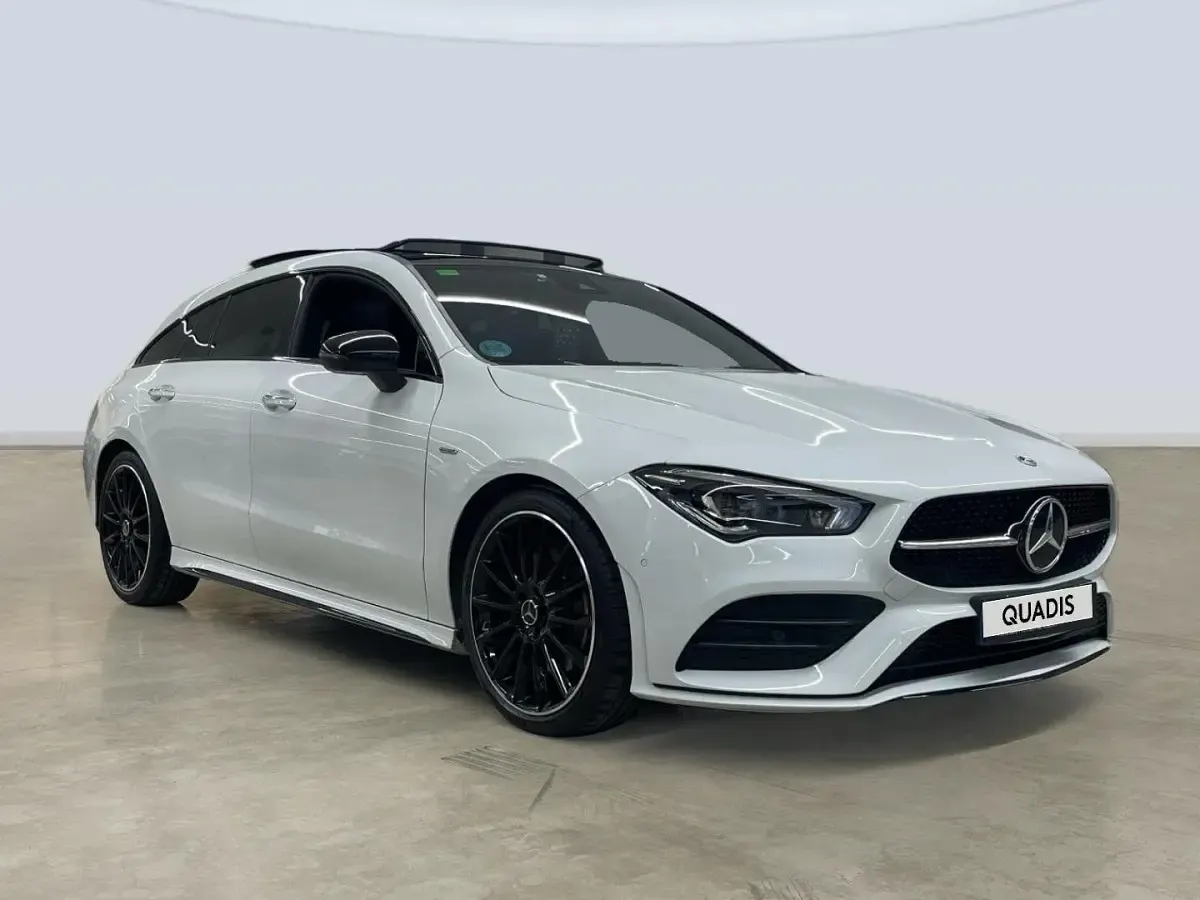 Usado Mercedes CLA200 150 CV (110 kW) 2022 Blanco Familiar