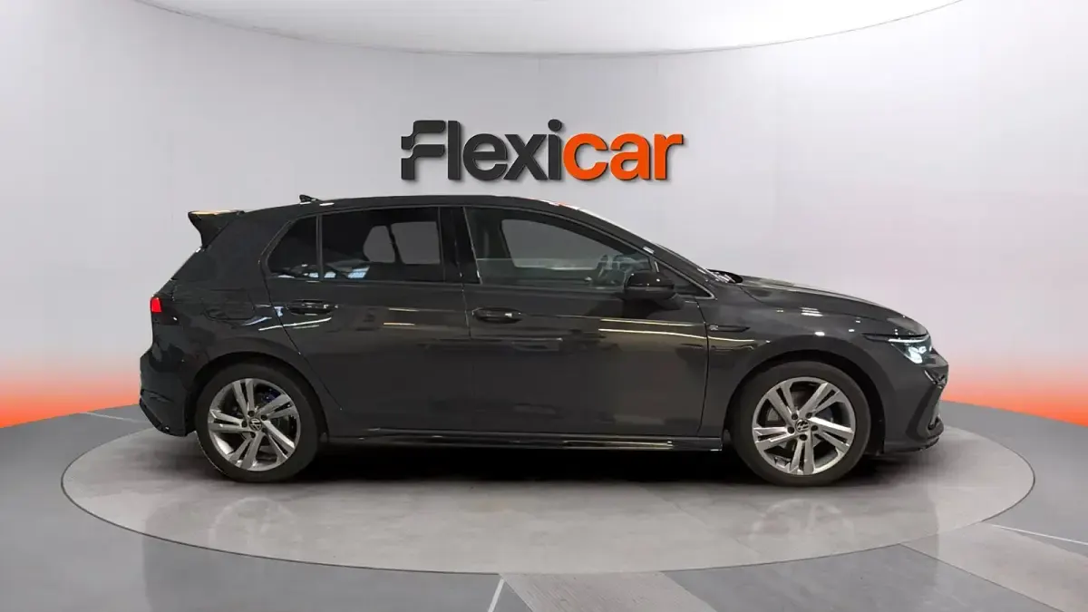 Usado VW Golf VIII R-line 131 CV (96 kW) 2024 Gris Berlina