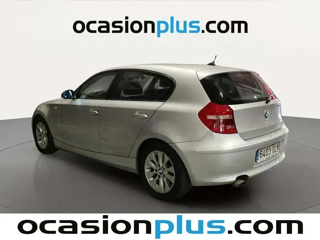Usado BMW 118 143 CV (105 kW) 2009 Plateado Utilitario