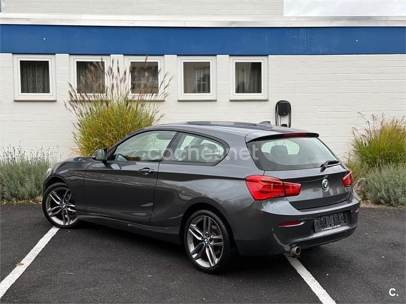 Usado BMW 118 Advantage 150 CV (110 kW) 2016 Gris / plata Utilitario