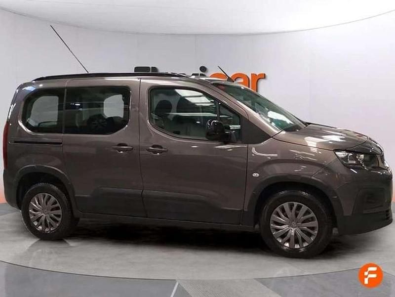 Usado Peugeot Rifter GT 131 CV (96 kW) 2023 Gris Monovolumen