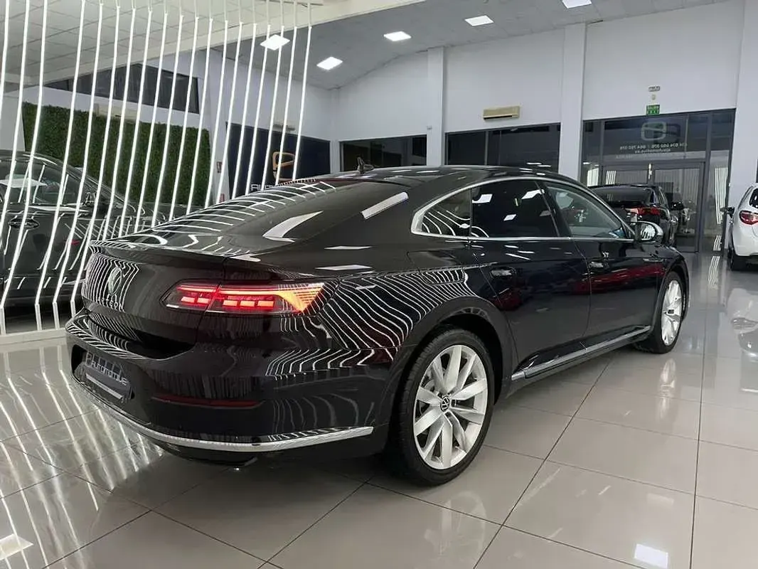 Usado VW Arteon Elegance 150 CV (110 kW) 2023 Negro Coupe