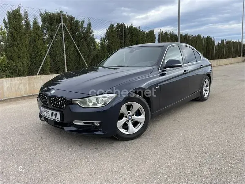Usado BMW 320 Efficient Dynamics 163 HP (119 kW) 2014 Azul Sedan